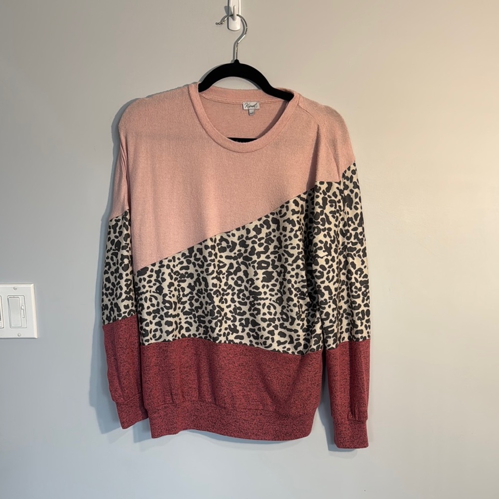 Stylish Pink and Red Leopard Print Sweater